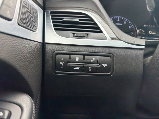 Used 2016 Hyundai Genesis 3.8 w/ Option Group 02 image 40