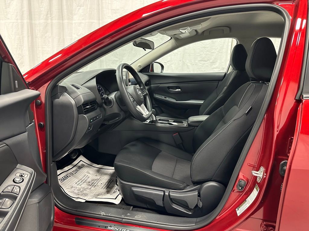 Used 2025 Nissan Sentra SV image 10
