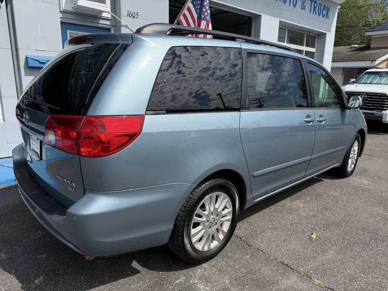 Used 2009 Toyota Sienna FWD image 7