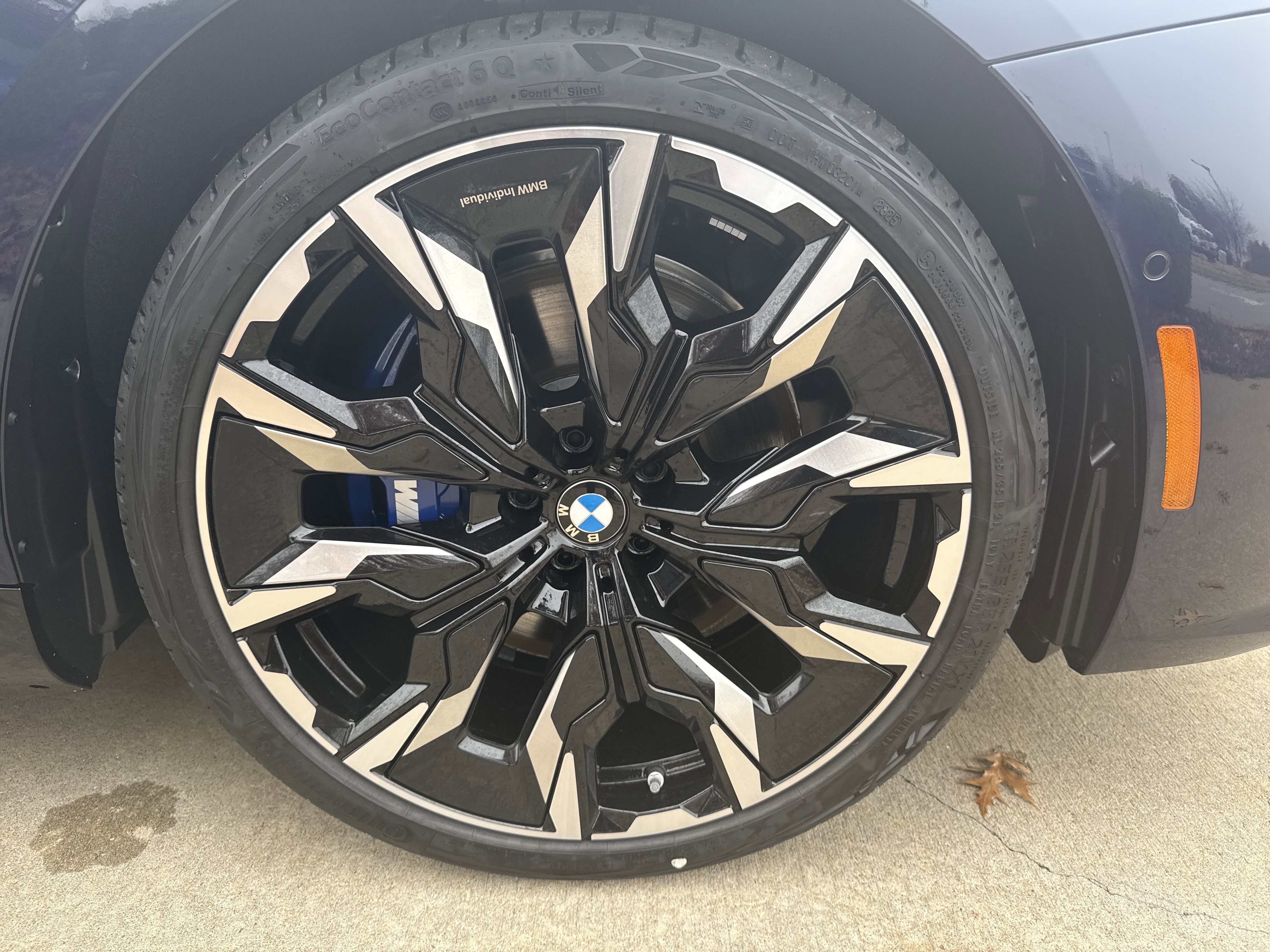 New 2026 BMW 550e xDrive image 27