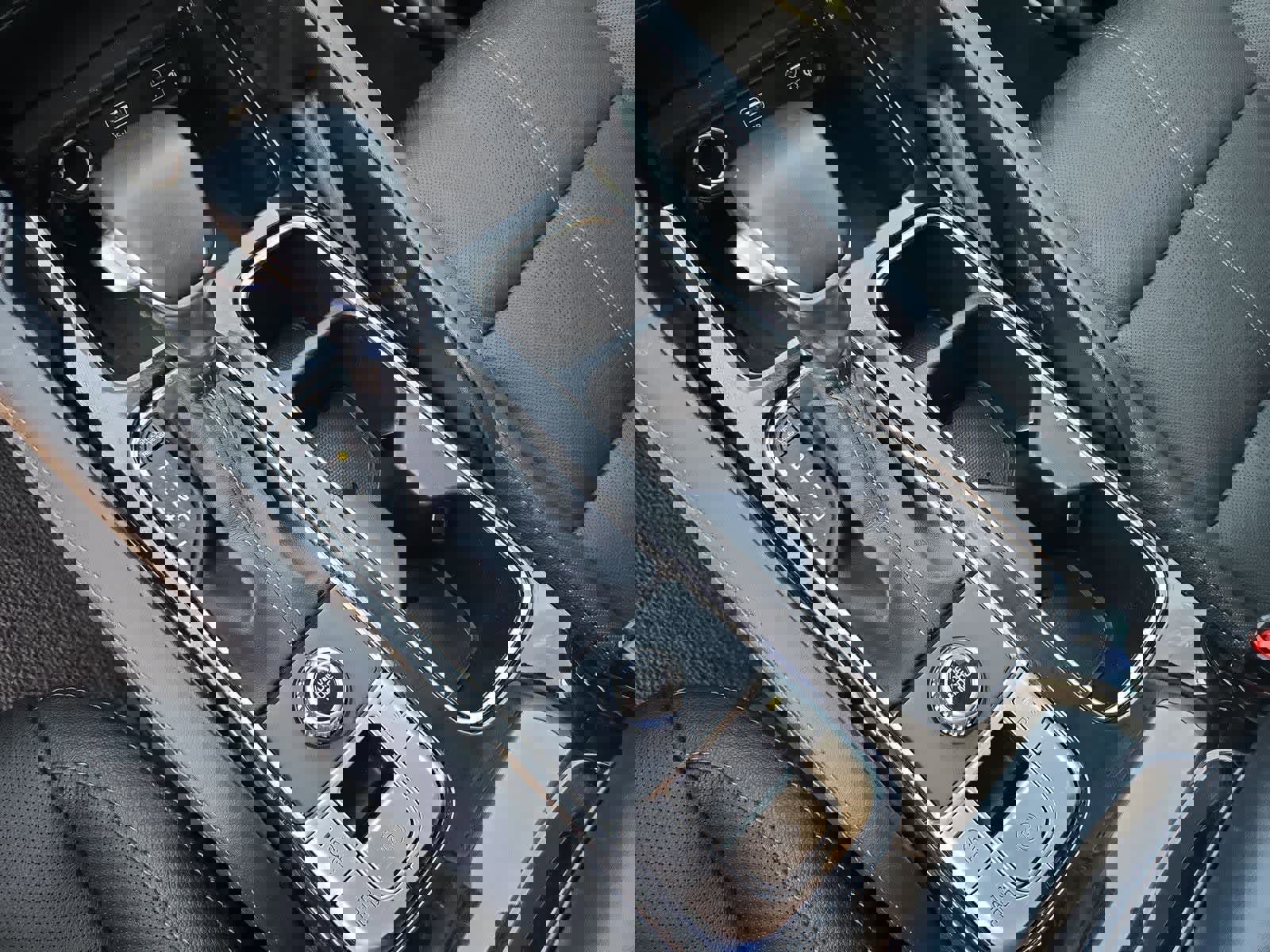 Used 2023 Kia Telluride EX w/ EX Captain's Chair Package image 31