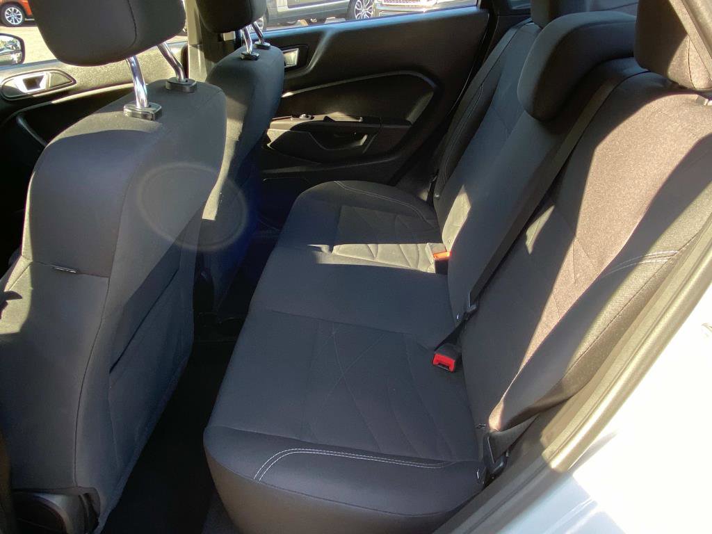 Used 2016 Ford Fiesta SE image 9