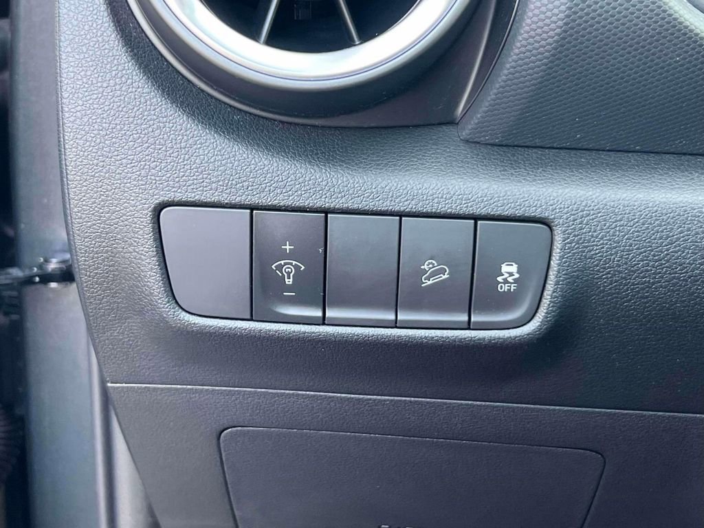 Used 2022 Hyundai Kona SEL w/ Convenience Package image 21