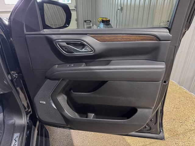 Used 2023 Chevrolet Suburban High Country AWD/4WD image 29