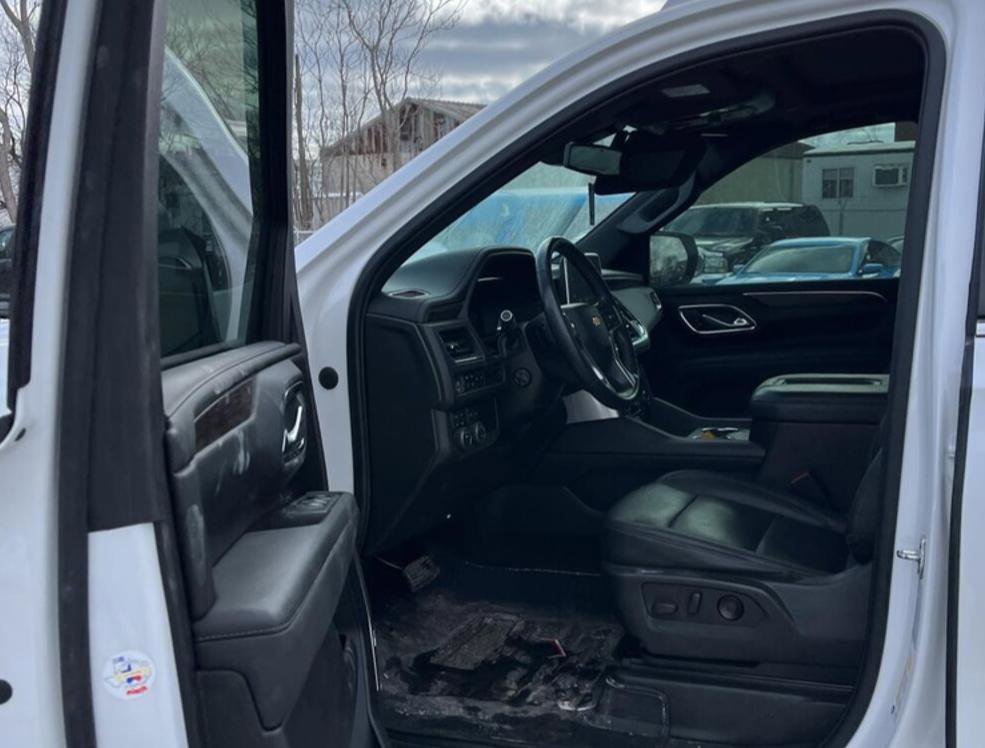 Used 2022 Chevrolet Suburban LT w/ LT Signature Plus Package image 6