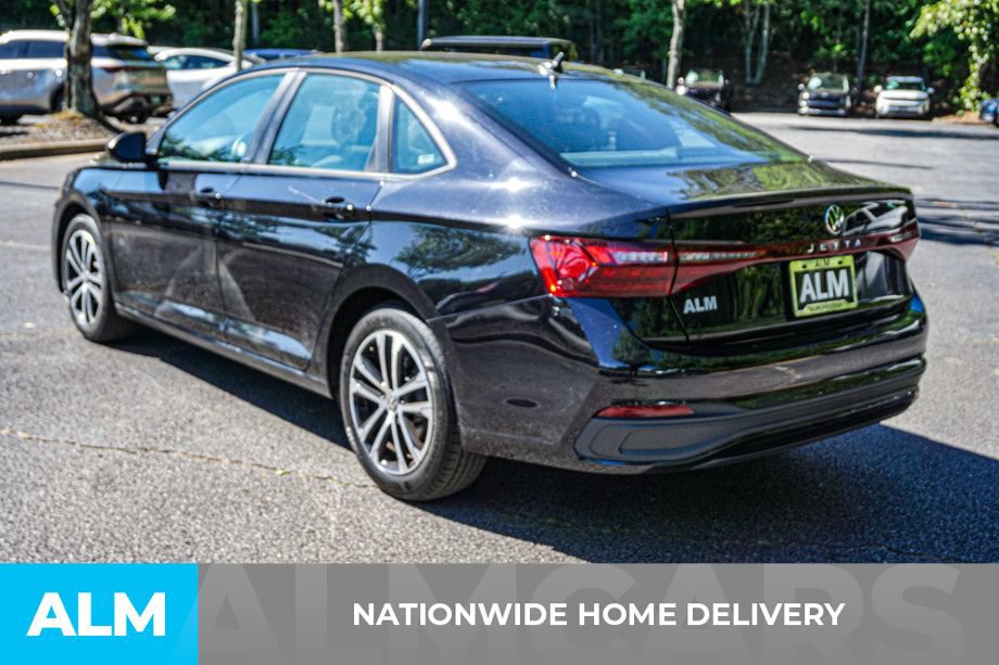 Used 2025 Volkswagen Jetta Sport FWD image 4