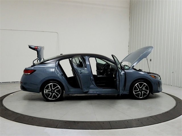 New 2025 Nissan Sentra SR image 16