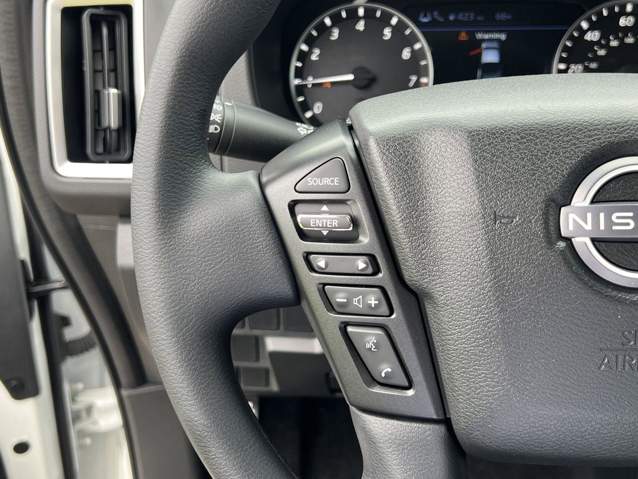 Certified 2025 Nissan Frontier SV RWD image 10