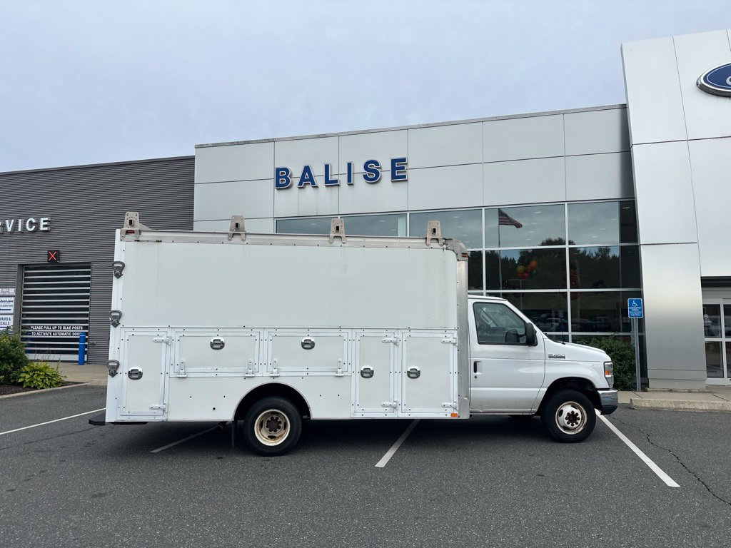 Used 2016 Ford E-450 and Econoline 450 Super Duty RWD image 1