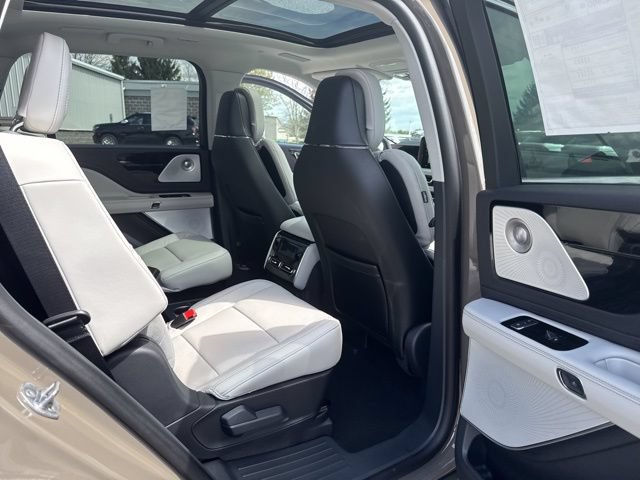 New 2026 Lincoln Aviator Reserve AWD/4WD image 28