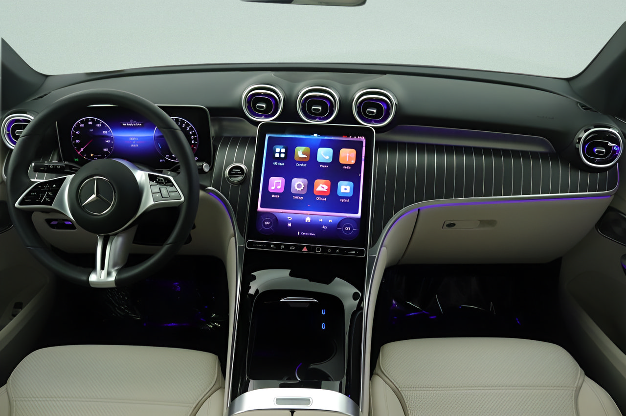 Certified 2025 Mercedes-Benz GLC 350e 4MATIC image 7