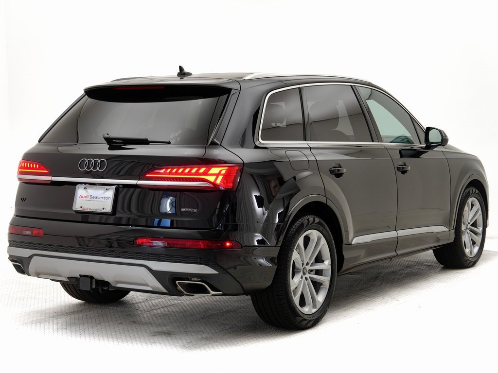 New 2025 Audi Q7 3.0T Prestige image 3