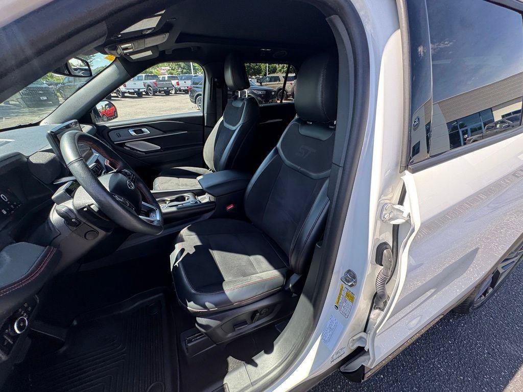 Certified 2025 Ford Explorer ST AWD/4WD image 15