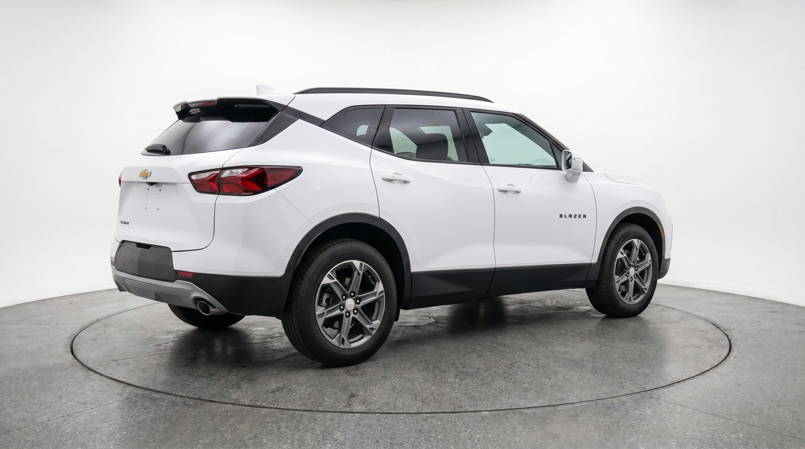 Used 2025 Chevrolet Blazer LT FWD image 9