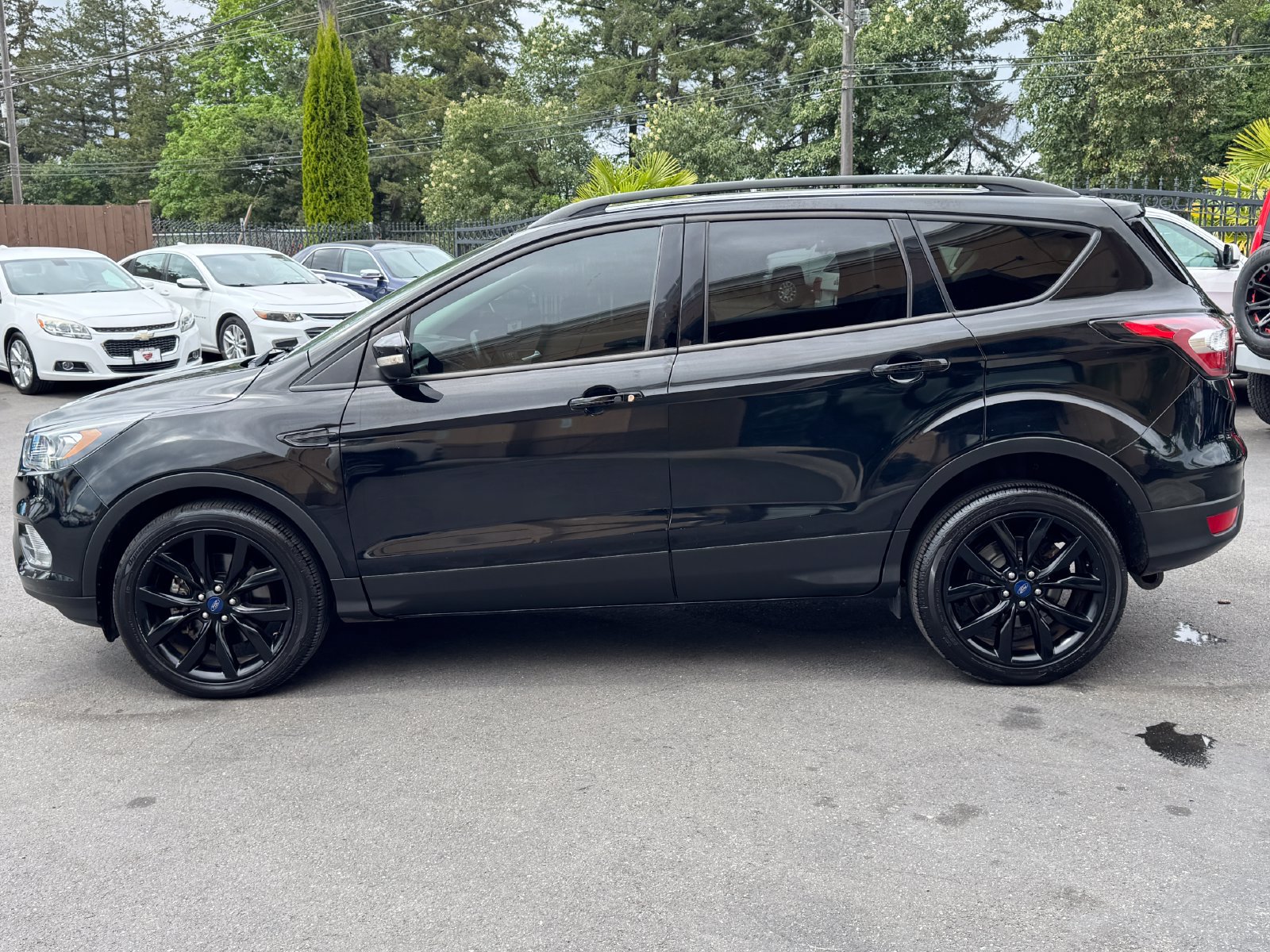 Used 2017 Ford Escape Titanium AWD/4WD image 3