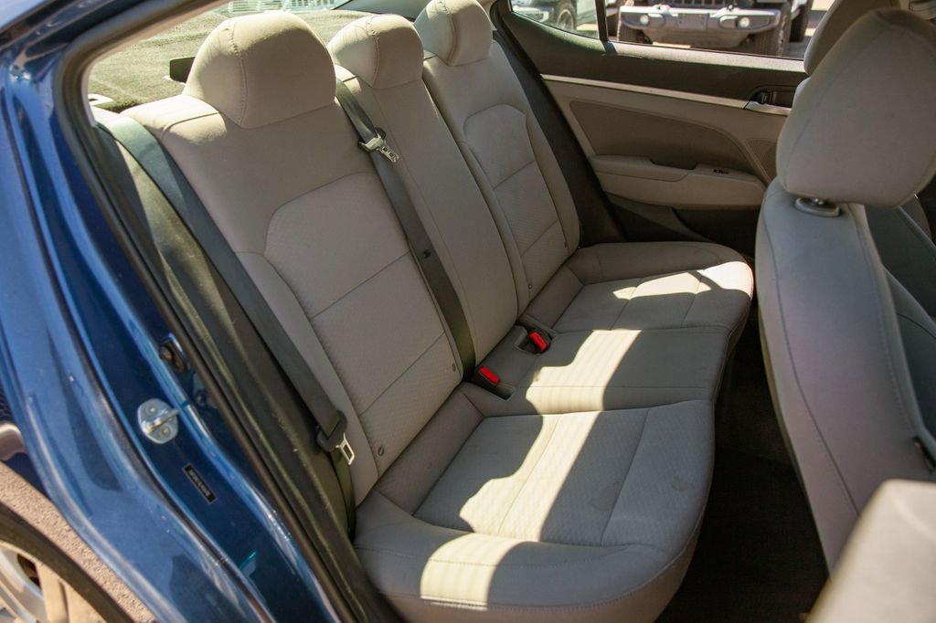 Used 2020 Hyundai Elantra SEL FWD image 12