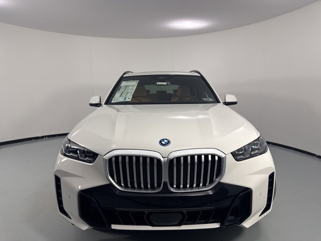 New 2026 BMW X5 xDrive50e w/ M Sport Package AWD/4WD image 2
