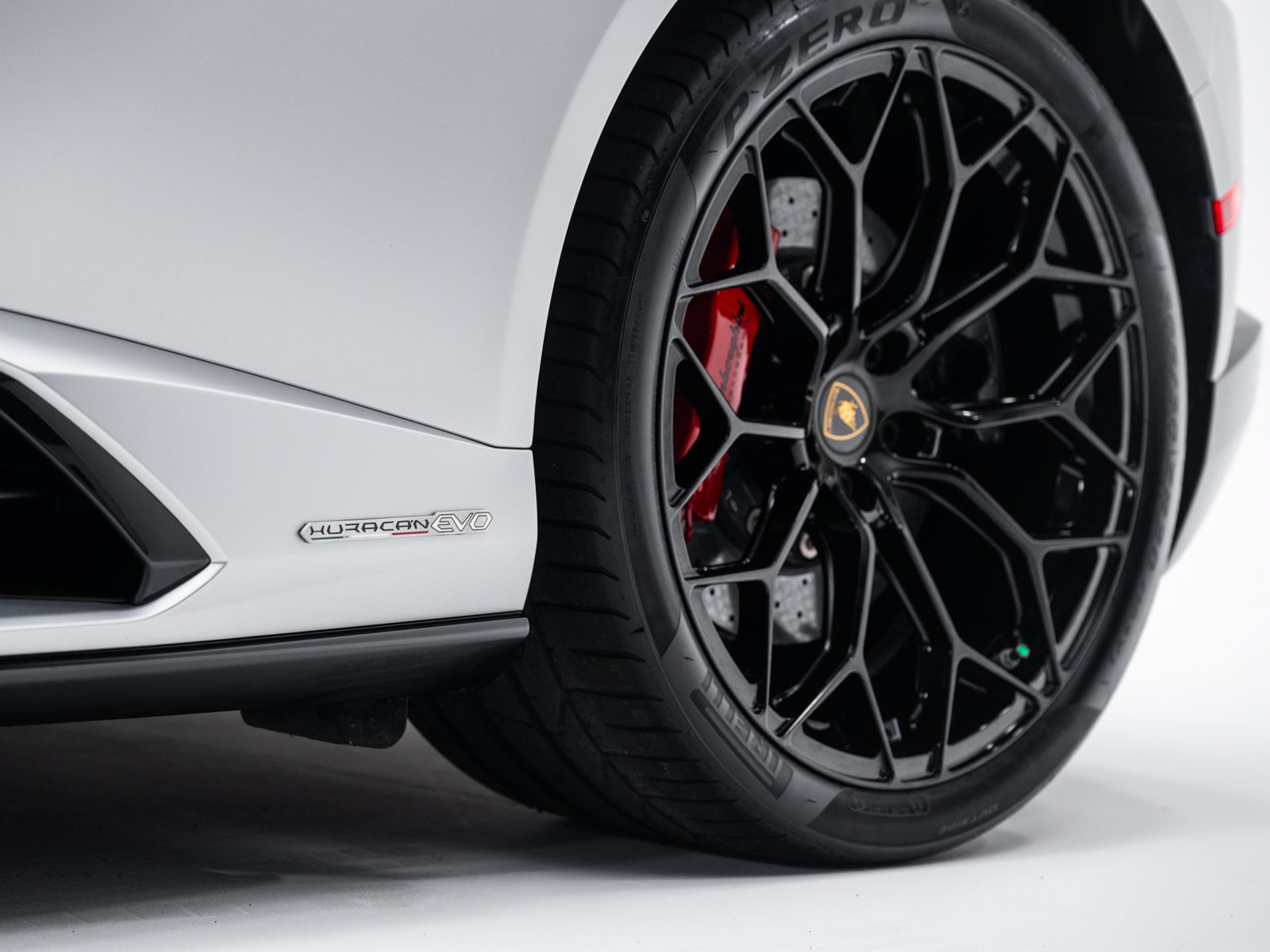 Used 2020 Lamborghini Huracan EVO AWD/4WD image 21