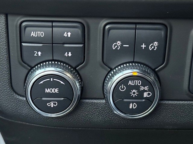 Used 2023 GMC Yukon XL Denali Ultimate image 40