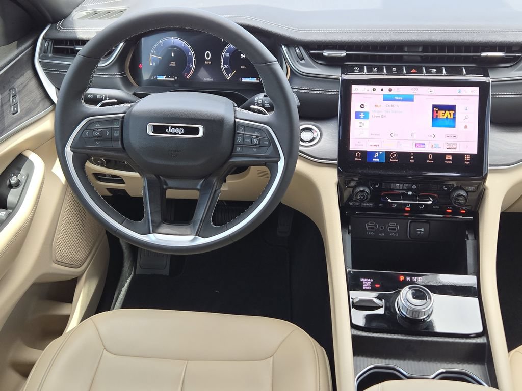 Used 2024 Jeep Grand Cherokee Limited AWD/4WD image 22