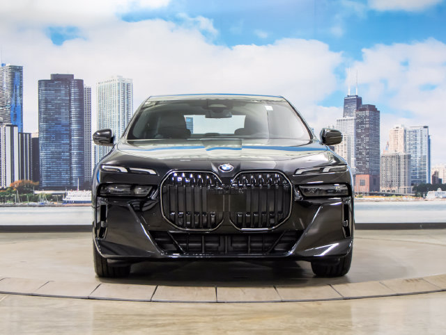 Used 2026 BMW 740i xDrive AWD/4WD image 3