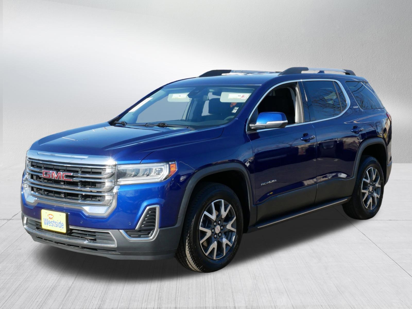 Used 2023 GMC Acadia SLE w/ Driver Convenience Package AWD/4WD image 3