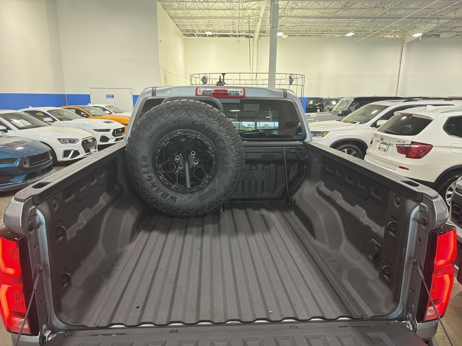 Used 2024 Chevrolet Colorado ZR2 w/ ZR2 Bison Edition AWD/4WD image 32