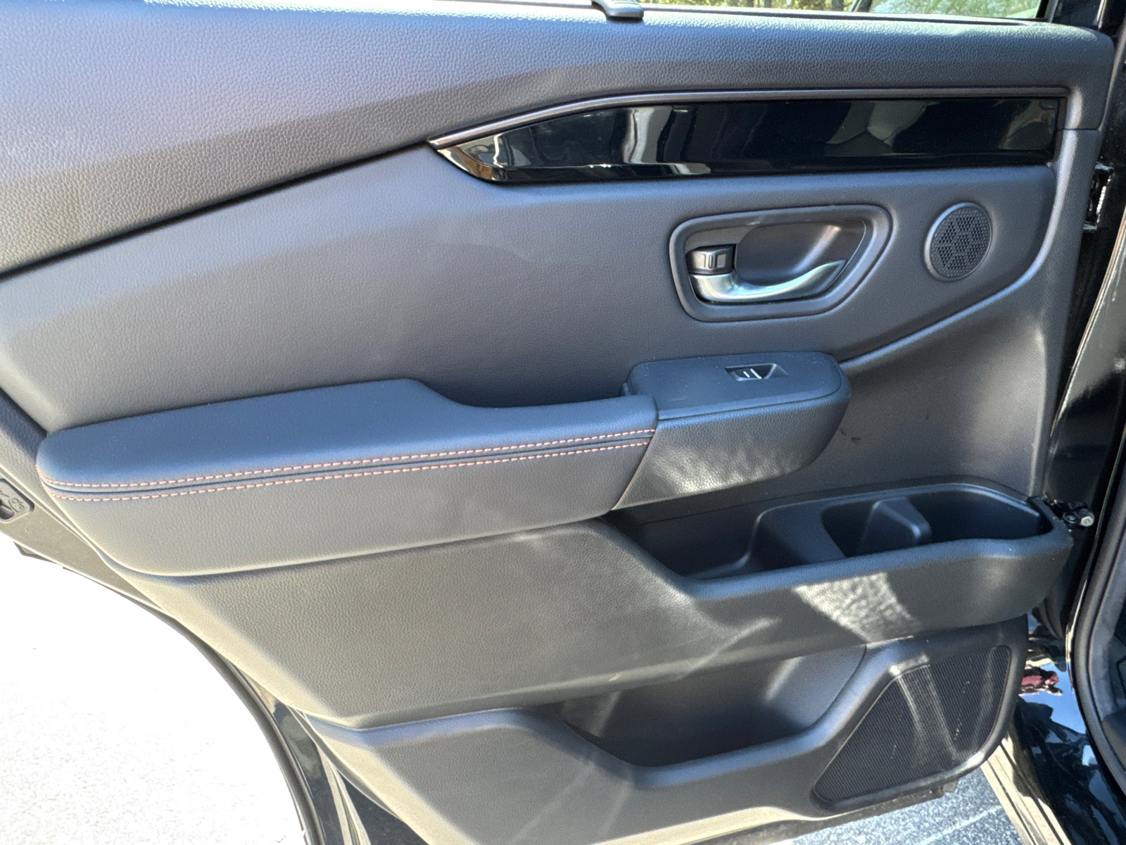 Used 2025 Honda Pilot TrailSport image 26