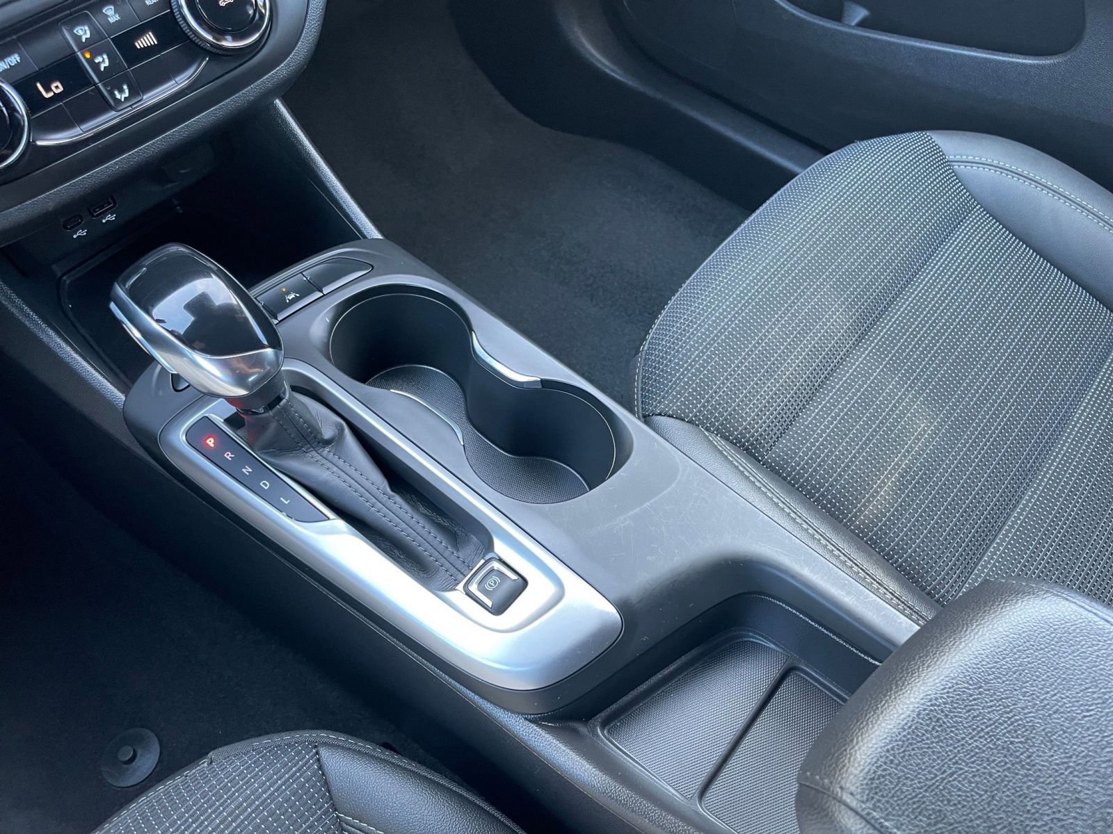 Used 2025 Buick Envista Preferred image 41