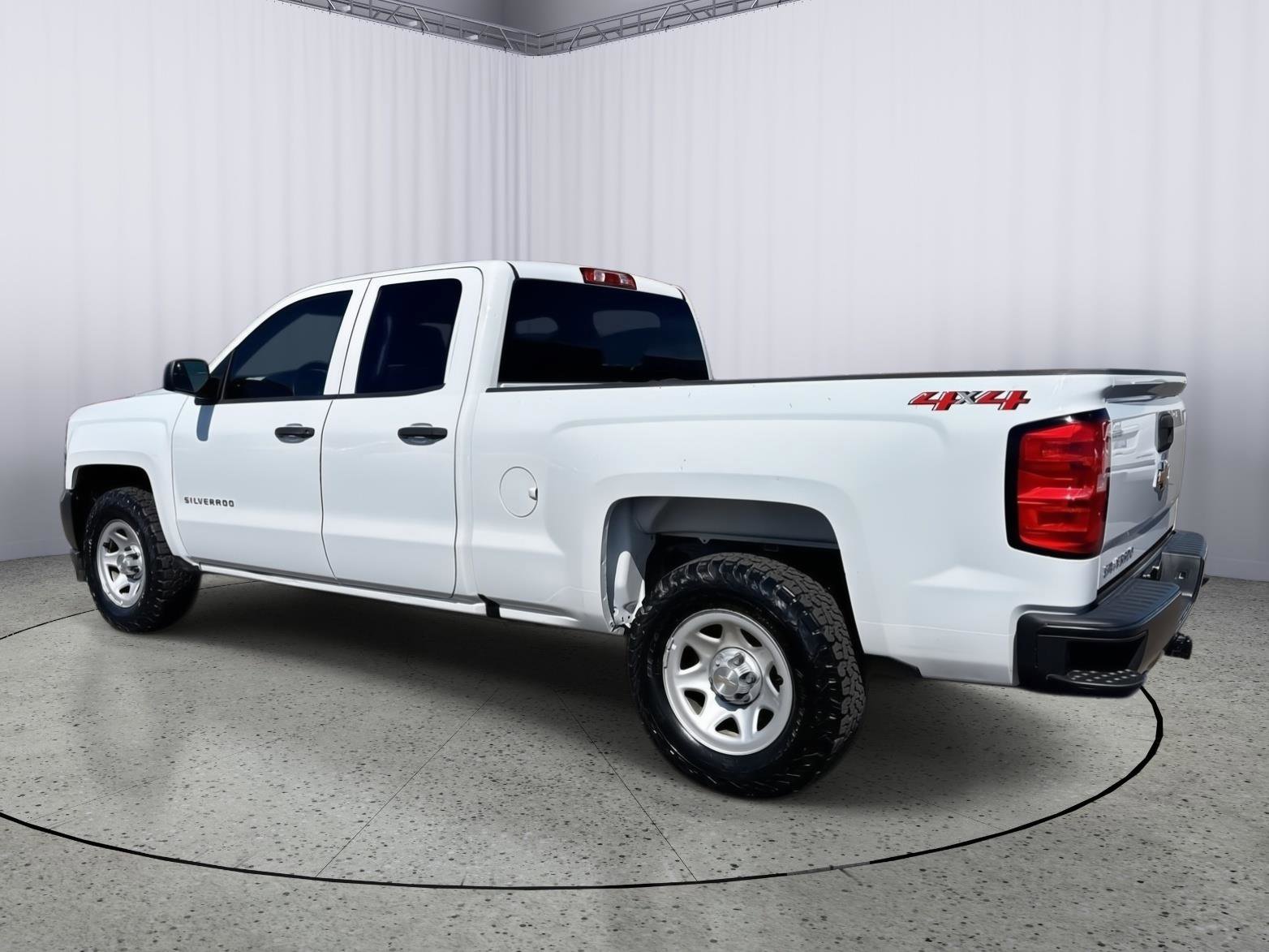 Used 2018 Chevrolet Silverado 1500 W/T w/ WT Convenience Package AWD/4WD image 10