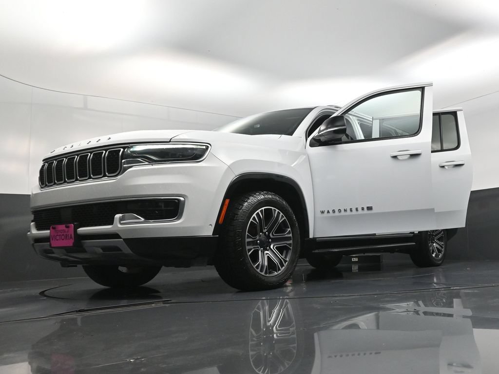 Used 2024 Jeep Wagoneer L Series II RWD image 32