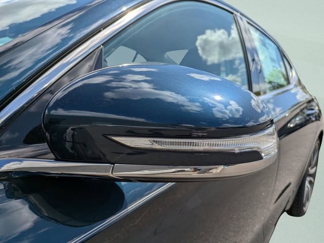 Used 2025 Genesis G70 2.5T image 13