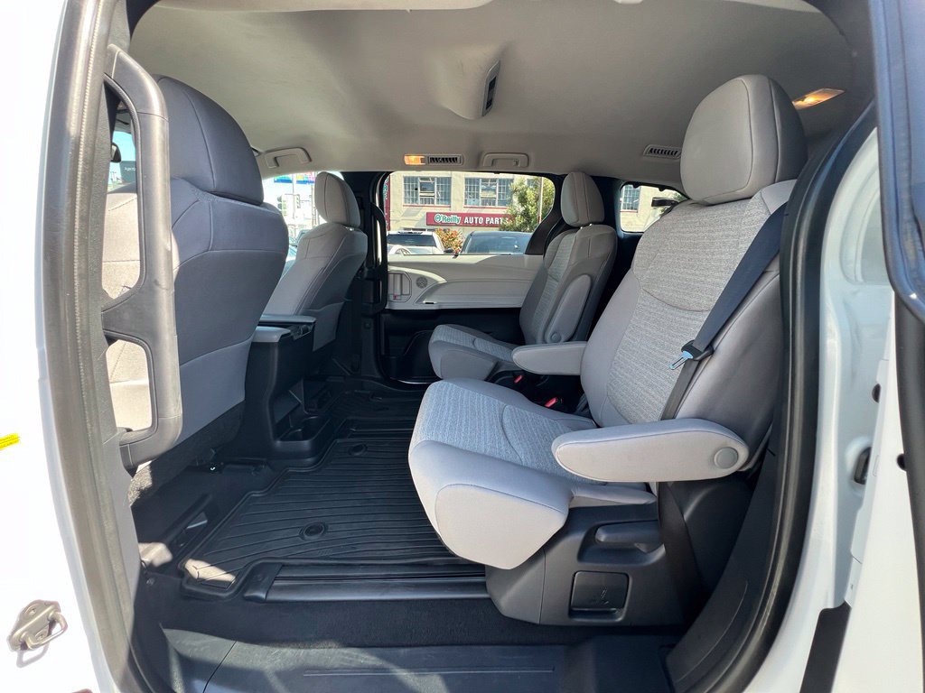 Certified 2026 Toyota Sienna LE AWD/4WD image 16