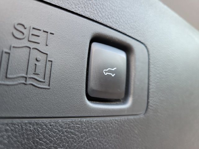 Used 2023 Lincoln Corsair AWD w/ Equipment Group 101A image 34
