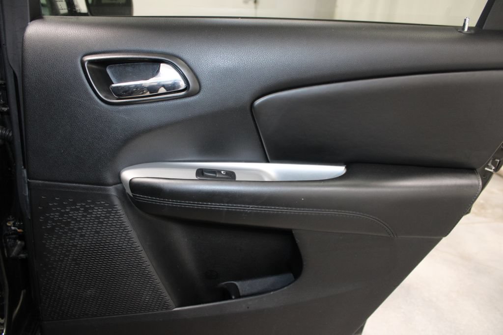 Used 2019 Dodge Journey SE w/ Connectivity Group FWD image 28