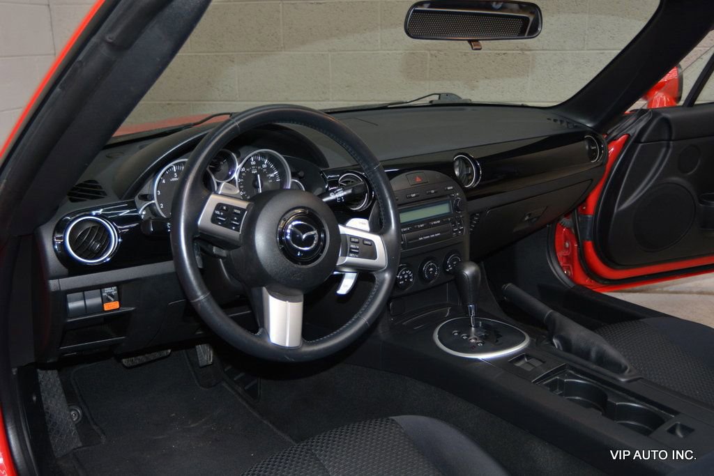 Used 2007 MAZDA MX-5 Miata Sport w/ Appearance Pkg image 15