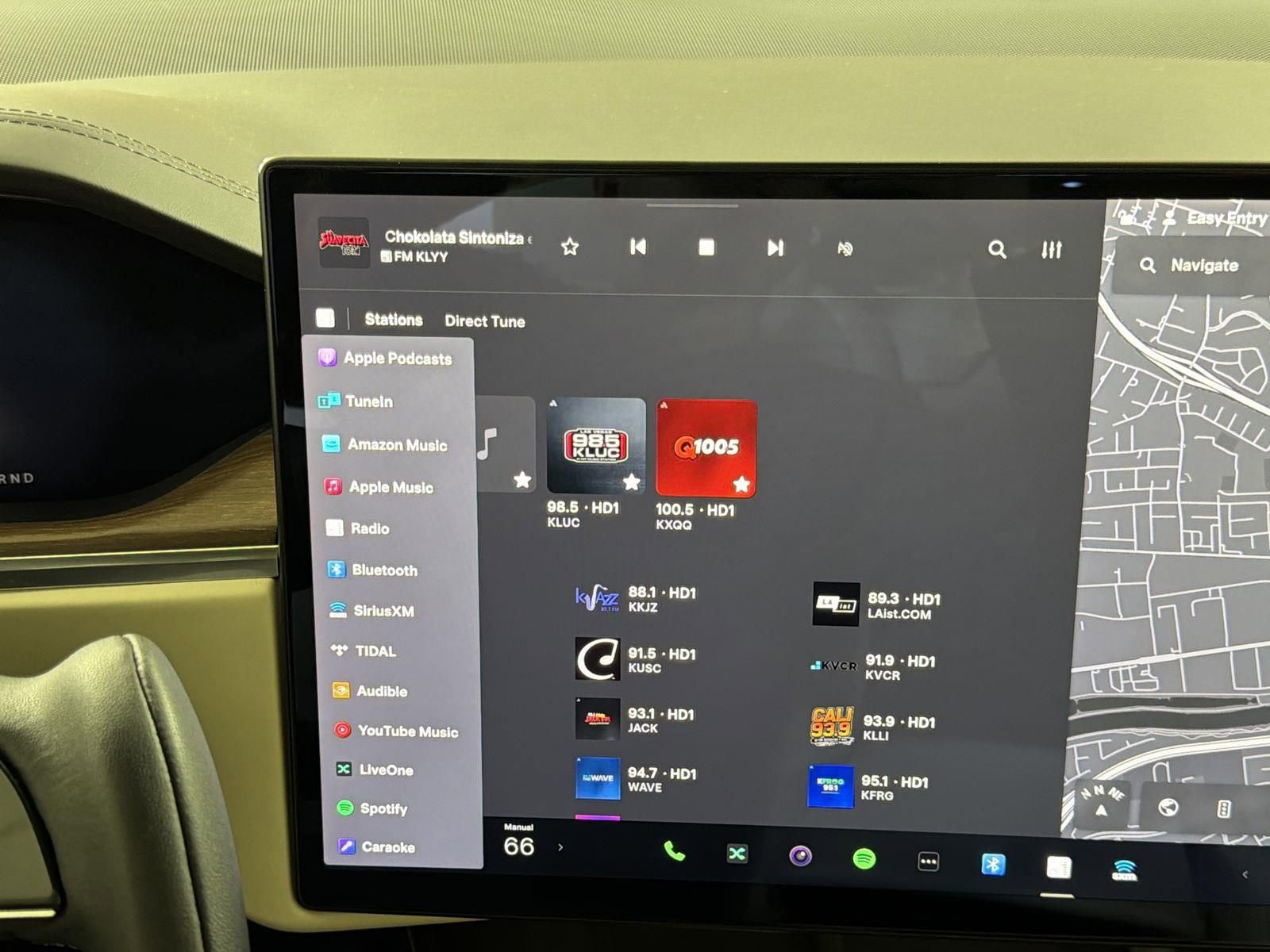 Used 2023 Tesla Model X AWD/4WD image 18