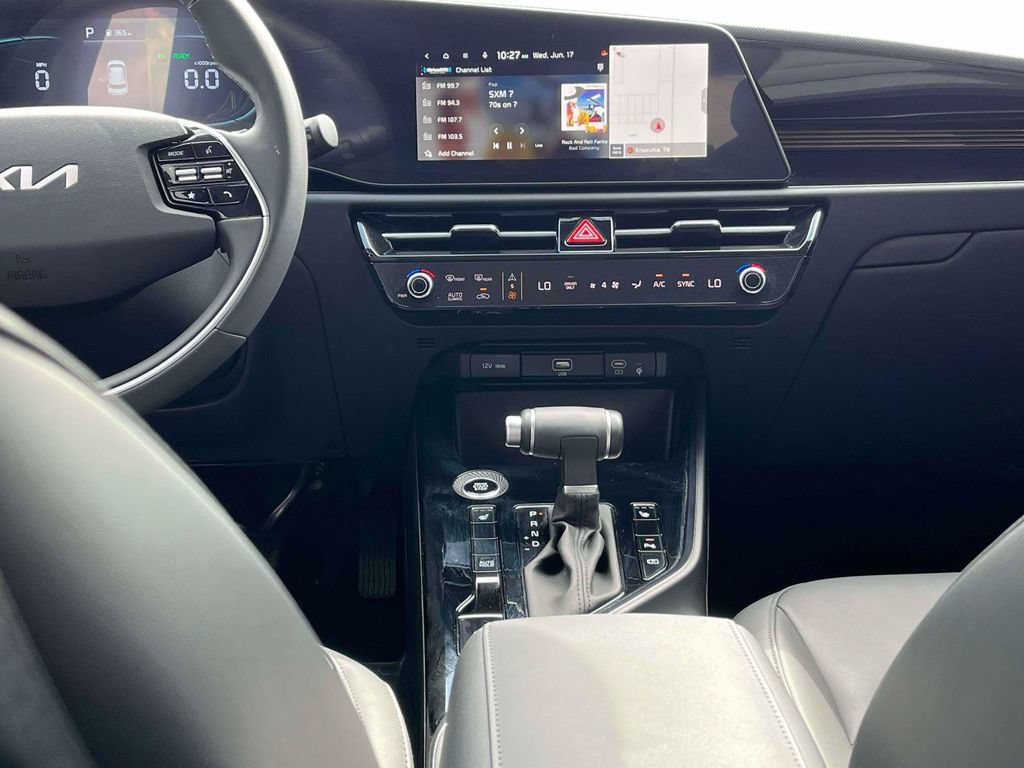 Certified 2025 Kia Niro EX FWD image 4
