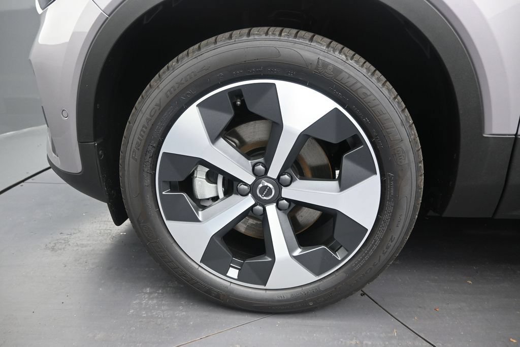 New 2026 Volvo XC40 B5 Plus w/ Protection Package Premier AWD/4WD image 9