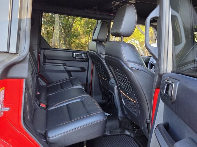 Used 2024 Ford Bronco Badlands image 15