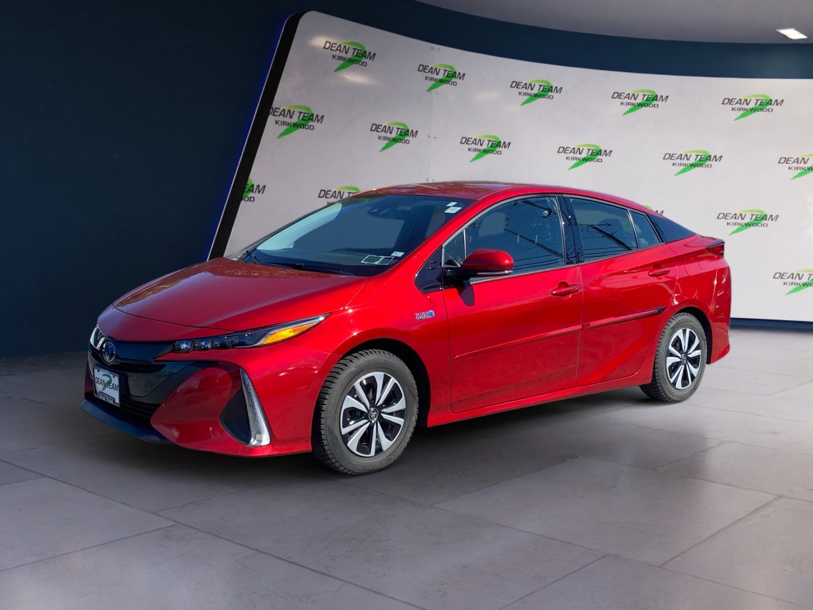 Used 2018 Toyota Prius Prime Premium image 2