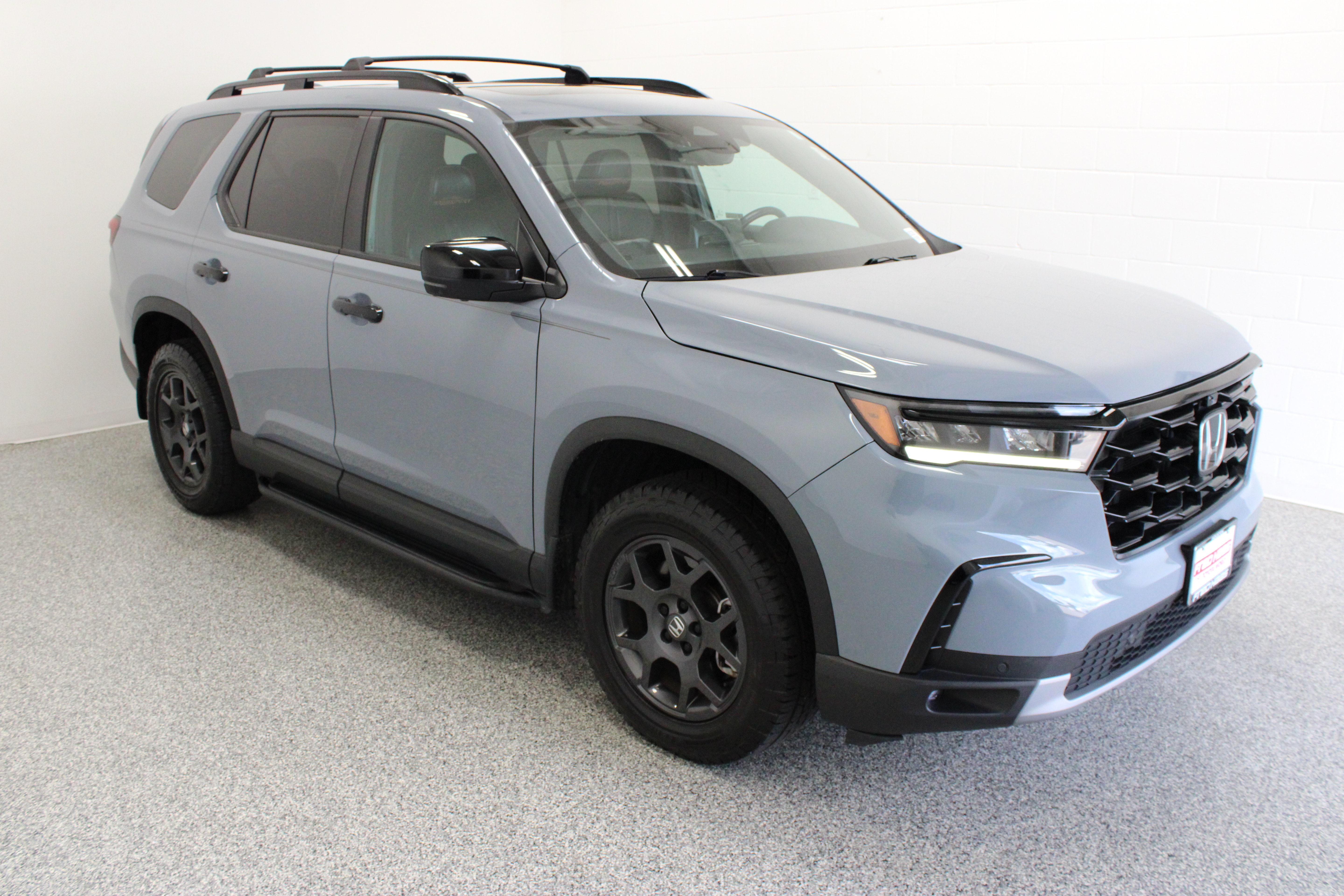 Used 2025 Honda Pilot TrailSport image 4