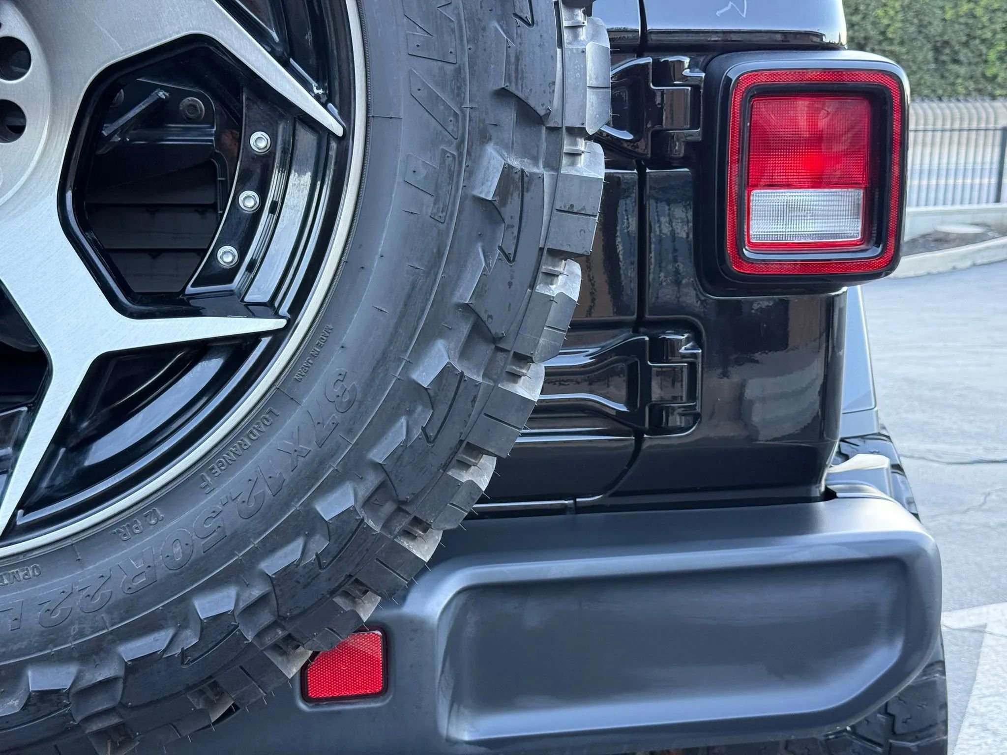 Used 2019 Jeep Wrangler Unlimited Sahara image 10