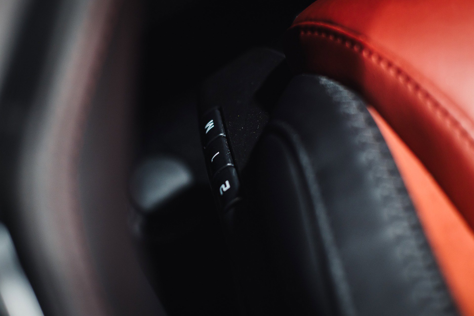 Used 2024 McLaren 750S Spider RWD image 17