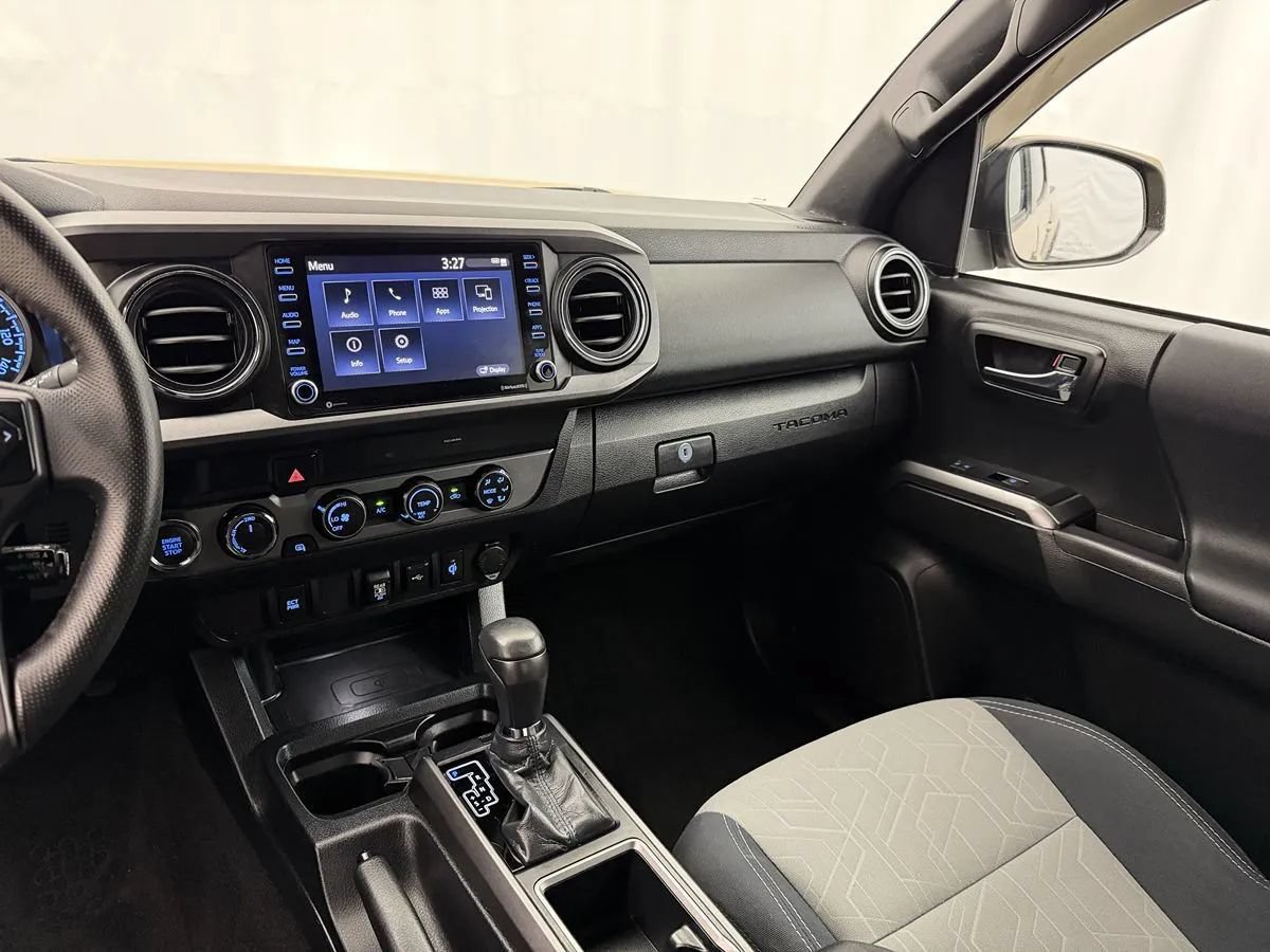 Used 2020 Toyota Tacoma TRD Off-Road AWD/4WD image 17