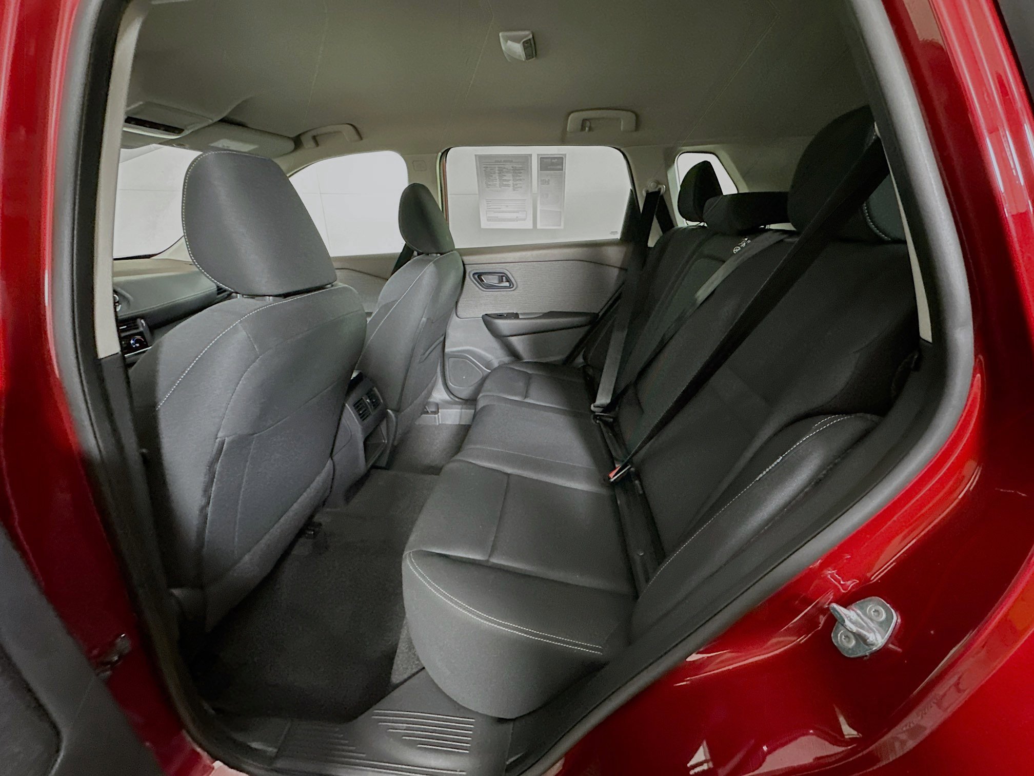 Used 2023 Nissan Rogue S image 25