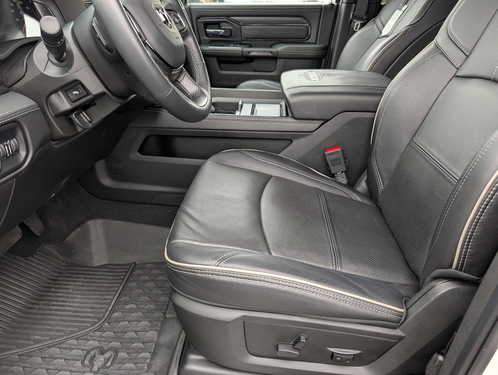 Used 2024 RAM 2500 Limited image 15