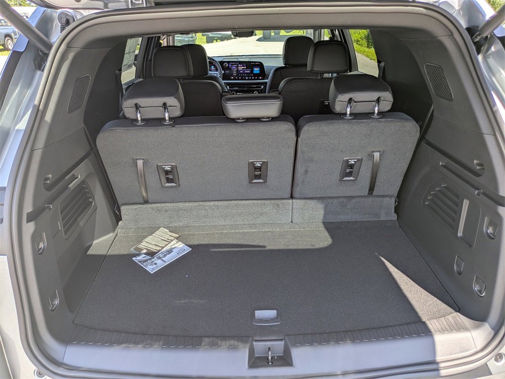 New 2026 Chevrolet Traverse LT w/ Enhanced Driving Package image 12