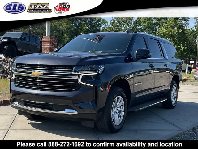 Used 2023 Chevrolet Suburban LT w/ Luxury Package image 3