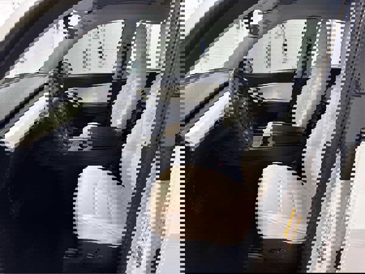 Used 2021 Tesla Model Y Long Range image 9